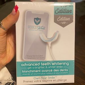 Mobile white VIP Edition teeth whitening kit. Brand new and never opened.
